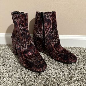 Women’s Lucky Brand Velvet/fabric  Ankle Booties - Size 6 M BOHO Design